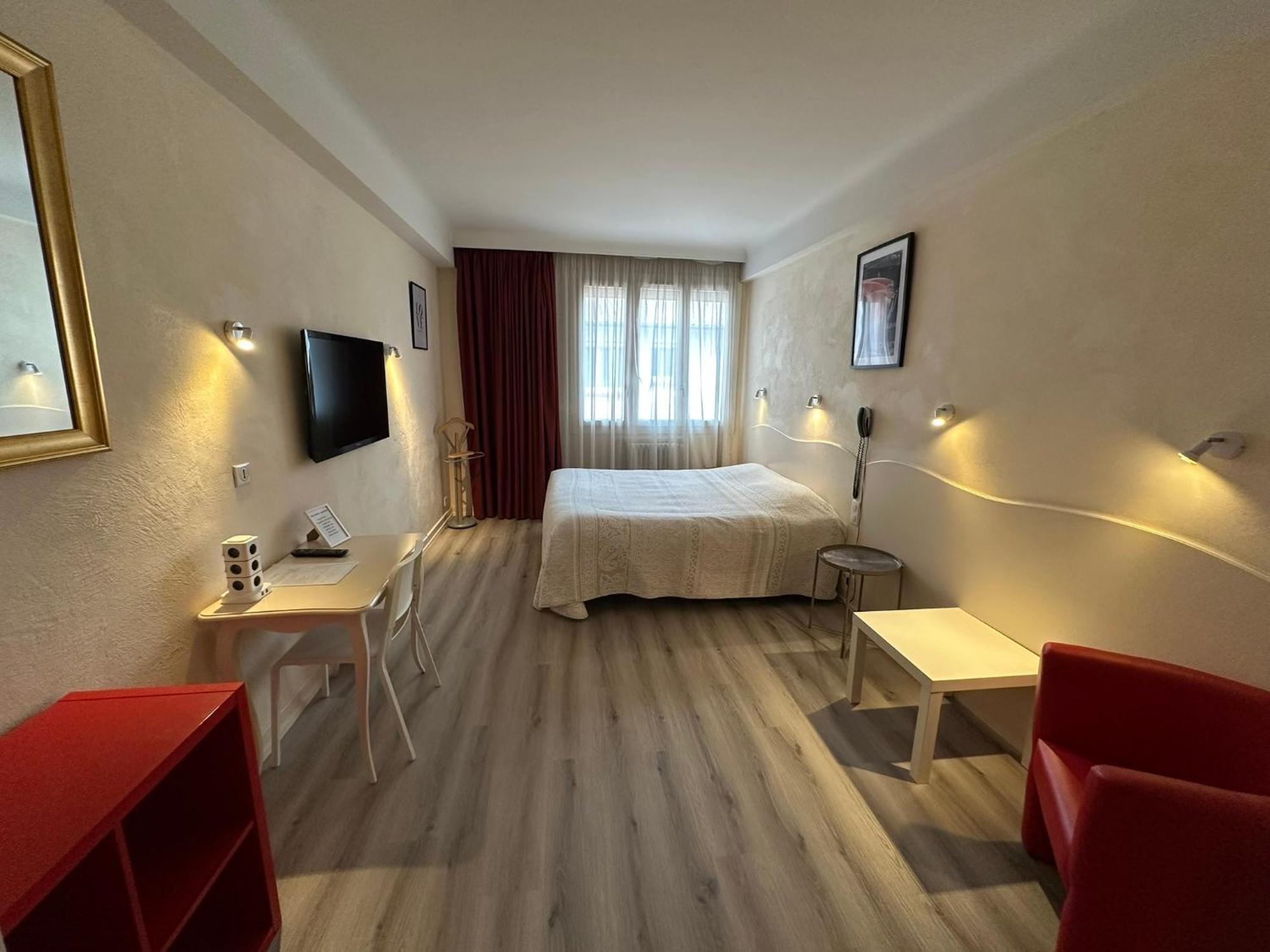 Hotel Chiffre Albi Kültér fotó
