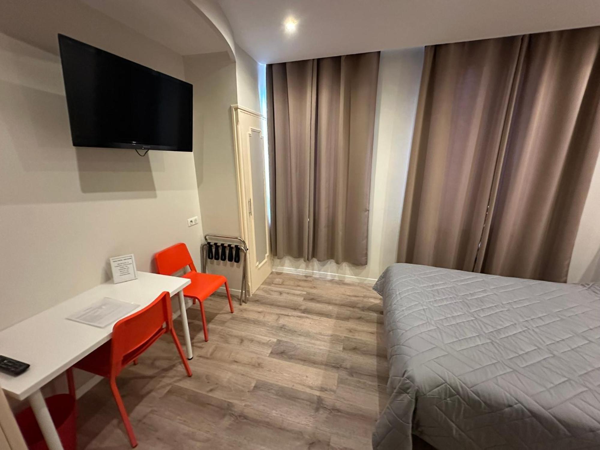 Hotel Chiffre Albi Kültér fotó
